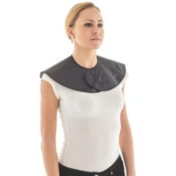Cutting cape in PVC with magnets