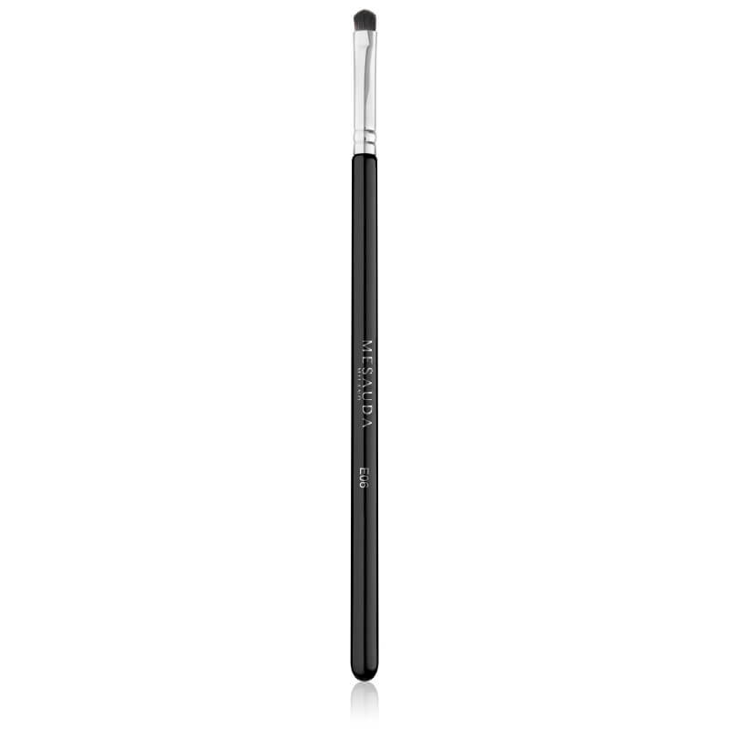 Mesauda E06 Small Eye Shader short eyeshadow brush.