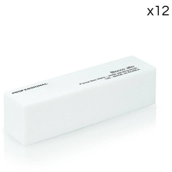 Verpakking van 12 rechthoekige witte blokken. Verpakking van 12 rechthoekige witte blokken.