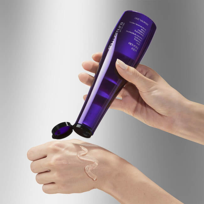 Glansonthullende shampoo Yubi Blonde van Shu Uemura 300ML.