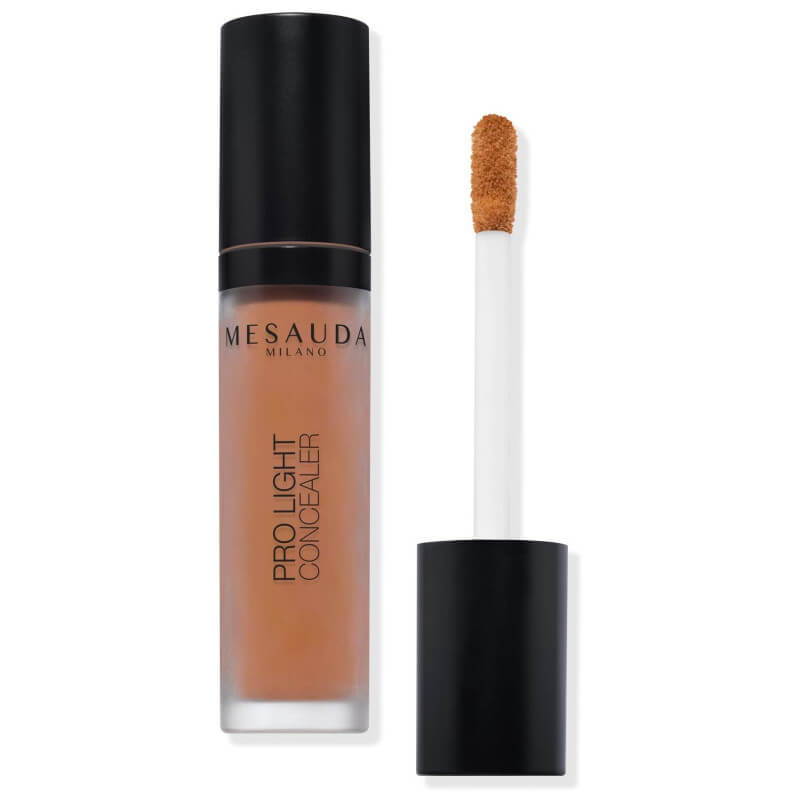 Corrector fluido PRO LIGHT CONCEALER P01 de 4 ml.