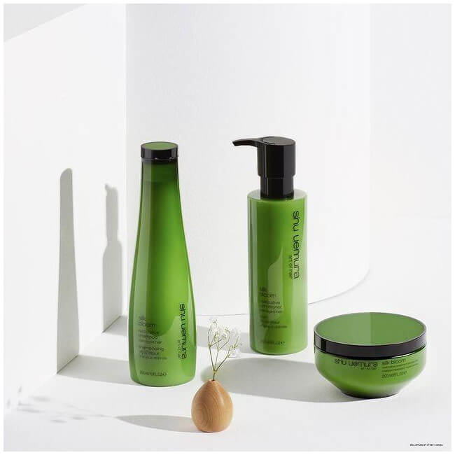 Trio Silk Bloom Shu Uemura

Trio Silk Bloom Shu Uemura