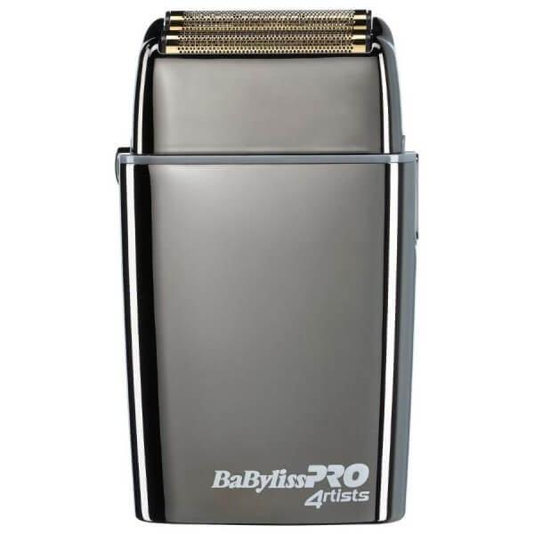 Oplaadbare dubbele scheermes met stalen mesjes van 4artists Babyliss Pro. Oplaadbare dubbele scheermes met stalen mesjes van 4artists Babyliss Pro.