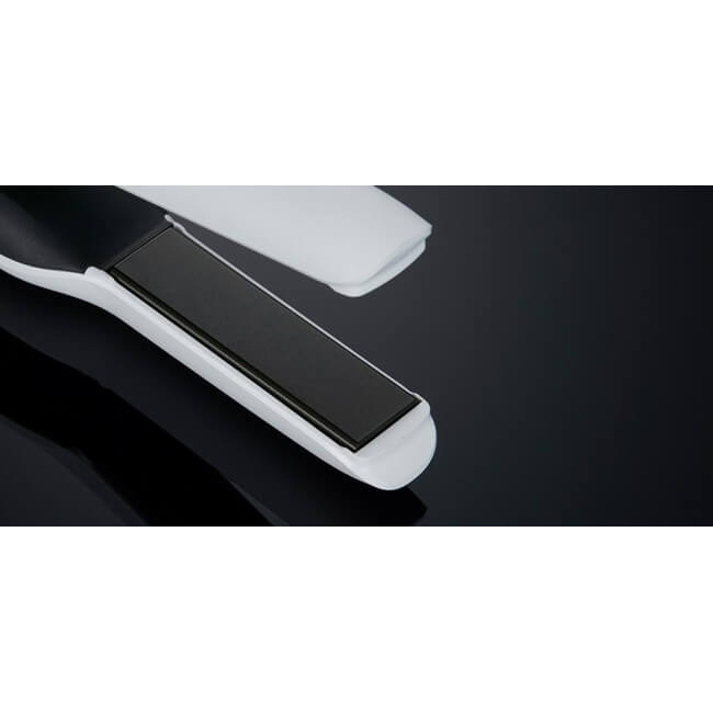 Prancha de cabelo portátil e sem fios Styler ghd unplugged preto.