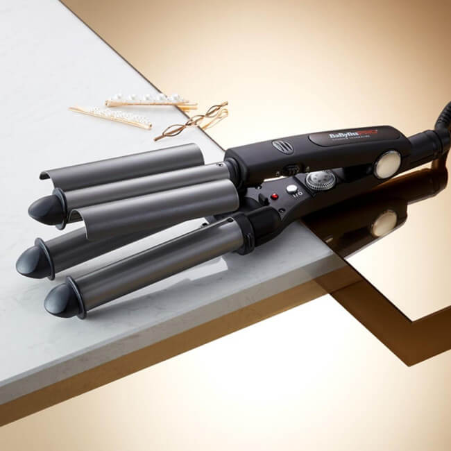 Pinça para ondular cabelo com 3 braços da Babyliss Pro.