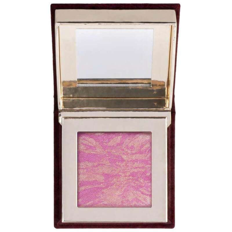 Blush Bohemian Glam 102 est une teinte de blush de la marque Mesauda. Ce produit est décrit dans un poème ou une description poé