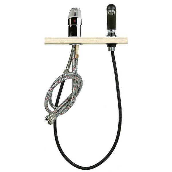 Chromen kraan compleet + zwart douchekopje. Chromen kraan compleet + zwart douchekopje.