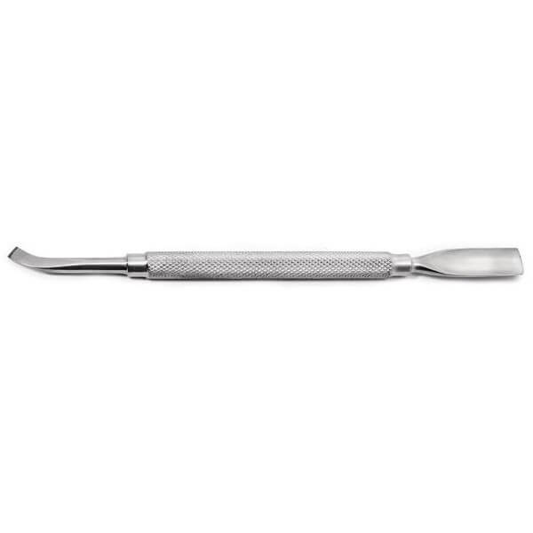 Empurrador de cutículas em metal com ponta biselada. Empurrador de cutículas em metal com ponta biselada.