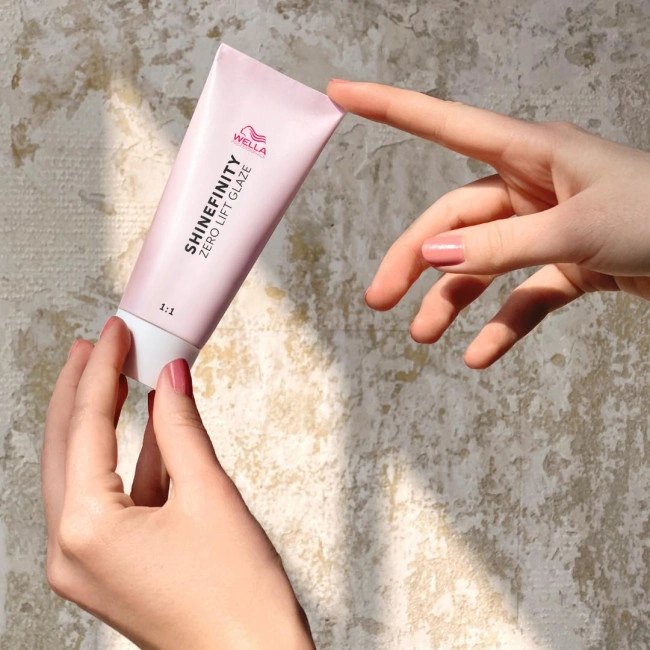 Coloration Gloss Shinefinity 07/13 Toffee Cream Wella 60ML

Haarfarbe Gloss Shinefinity 07/13 Toffee Creme Wella 60ML