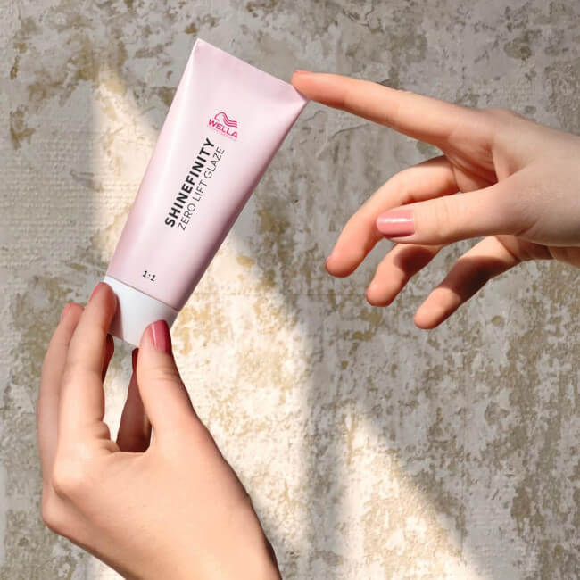 Kleuring gloss Shinefinity 09/05 zijden blos Wella 60ML