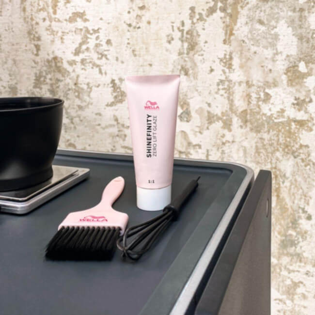Activator 2% Shinefinity bowl + brush Wella 1L

Activateur 2% Shinefinity bakje + kwast Wella 1L