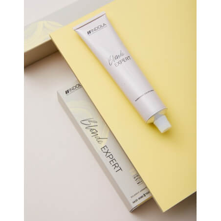Blond Expert 100.2 60ml Perlé 60ML INDOLA verwijzing naar de haarkleuringsproduct.