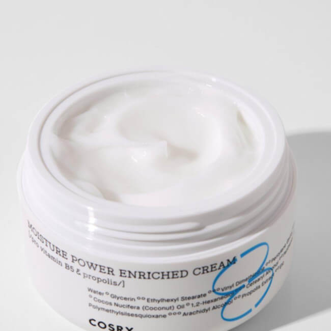 CREME ENRIQUECIDA COM PODER DE HIDRATAÇÃO