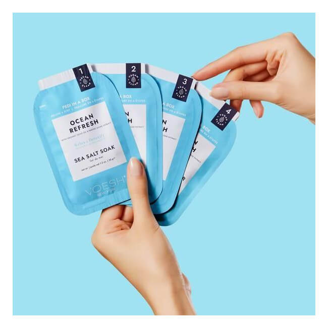 Cuidados com os pés em 4 etapas com a Ocean Refresh Pedi in Box da VOESH.