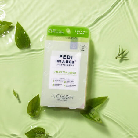 Pedi in Box Deluxe Green Tea foot care Voesh