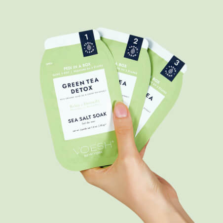 Cuidado dos pés em 3 etapas Chá verde Pedi in Box VOESH