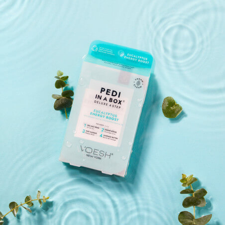 Cuidados com os pés em 4 etapas Eucalyptus energy boost Pedi in Box da marca VOESH.