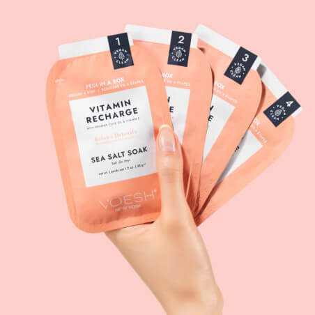 Cuidados com os pés em 4 etapas - Vitamin Recharge Pedi in Box da VOESH.