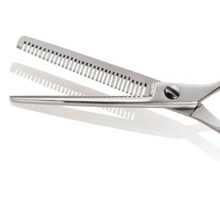 Ciseaux effileur 5,5” offset Iwasaki Master

Translated to Dutch:
Uitdunschaar 5,5” offset Iwasaki Master