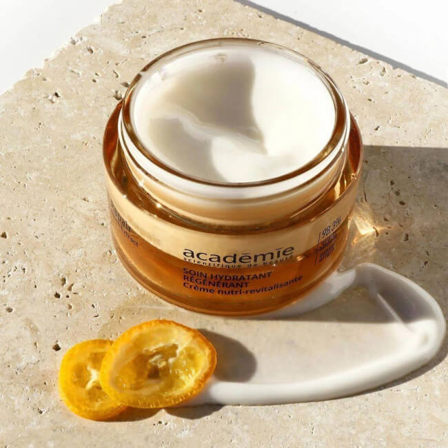 Youth Repair Volume-Boosting Densifying Treatment van Academie Scientifique de Beauté 50ML.