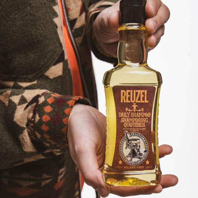 Shampooing quotidien Daily Reuzel 350ML

Translated to Dutch:
Dagelijkse shampoo Reuzel 350ML