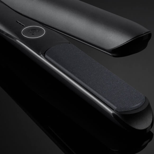 Alisador ghd Chronos preto + estojo térmico preto de oferta