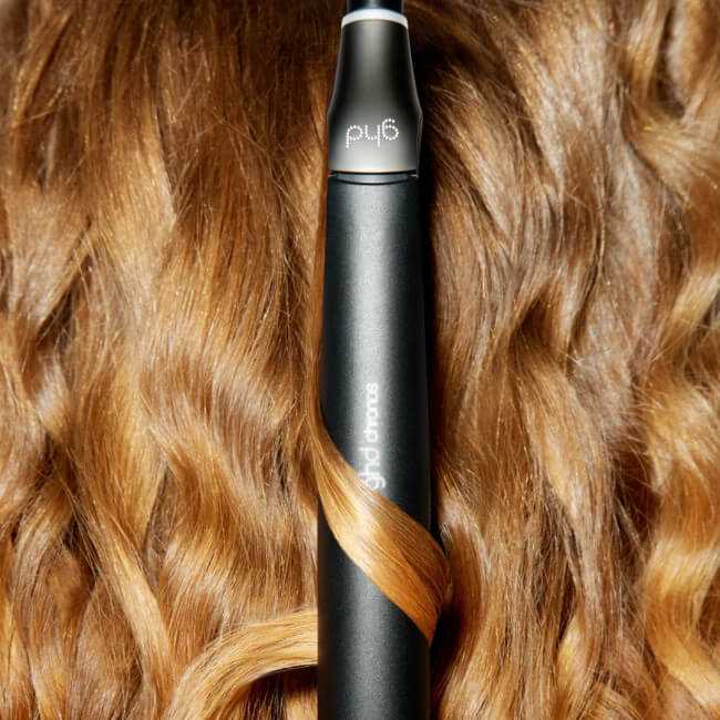 Alisador ghd Chronos preto + estojo térmico preto de oferta