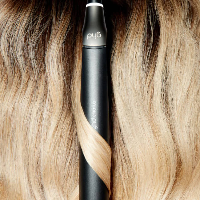 Alisador ghd Chronos preto + estojo térmico preto de oferta