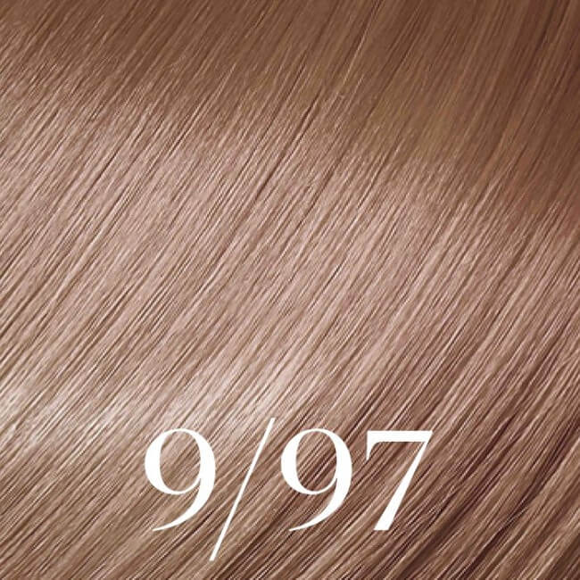 Blond Zeer Licht Gerookt Bruin Koele Beige Blonde Color Touch Fresh-Up Kit 9/97 van Wella.