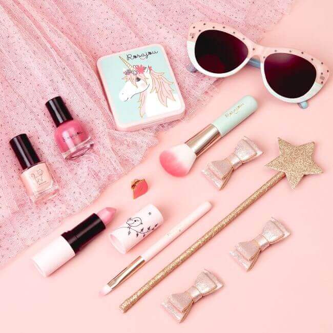 Make-up set met blush uit de jaren 20 van Rosajou.