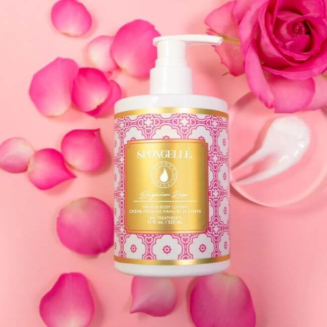 Hydraterende hand- en bodylotion met Bulgaarse rozen van Spongellé, 325 ml.