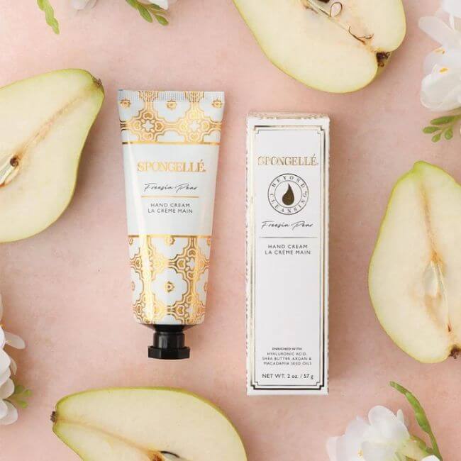 Handcrème met peer- en fresia-geur Spongellé 57g