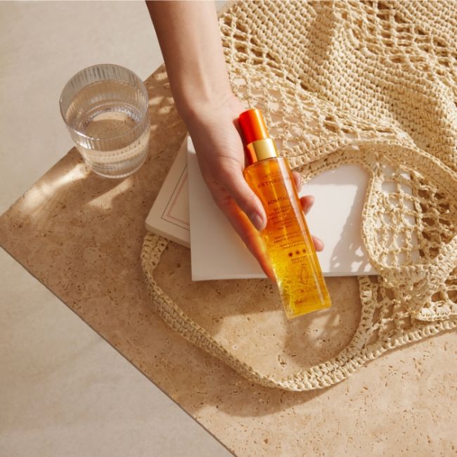 Água Solar Hidra-Protetora Adaptasun Sol Forte Esthederm 150ml