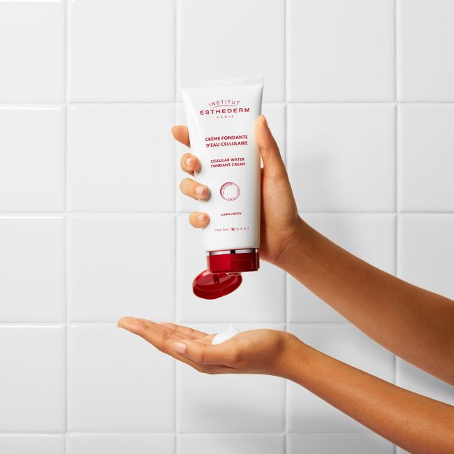 Feuchtigkeitscreme mit Zellwasser von Esthederm, 400 ml
