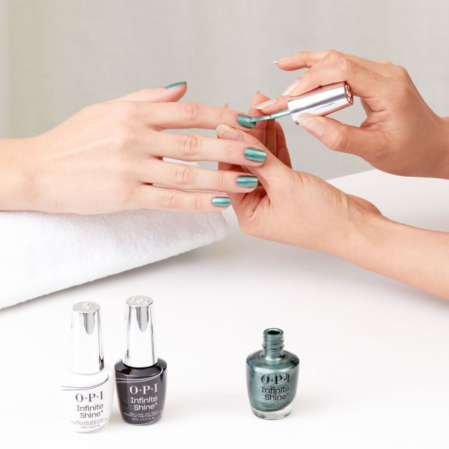 Verniz Infinite Shine Vegan Cos-mo Money Metallic Mega Mix OPI 15ML