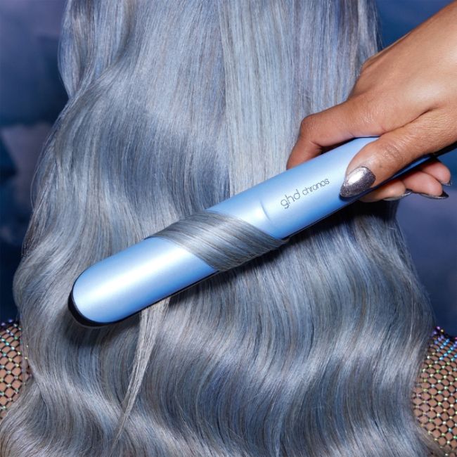 Set met ghd Chronos stijltang en ghd Helios haardroger uit de ghd Iced luxe collectie
