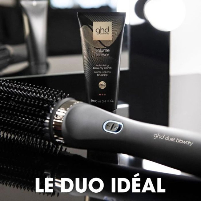 Duo spazzola lisciante 2-in-1 Duet Blowdry nera con crema volume brushing ghd 100ml