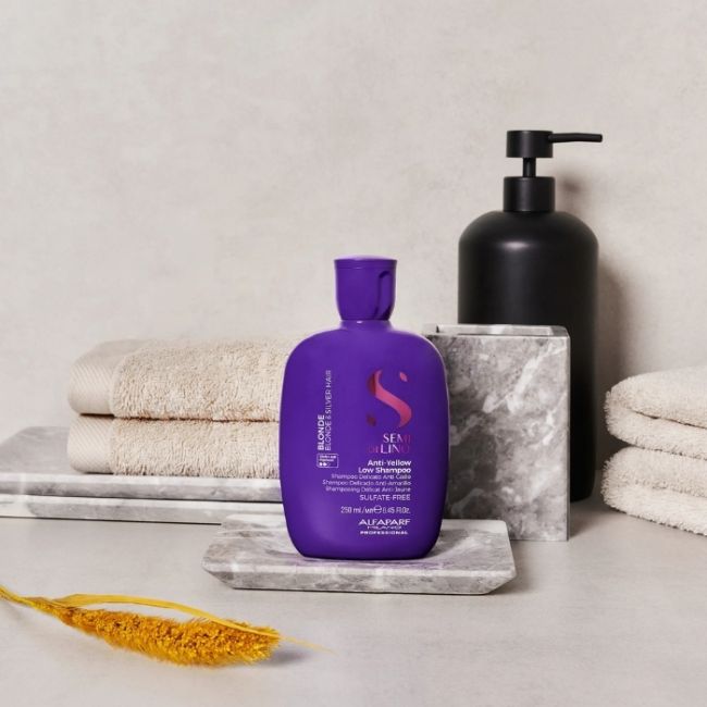 Shampoo tegen gele reflecties Blonde Semi Di Lino 250ml