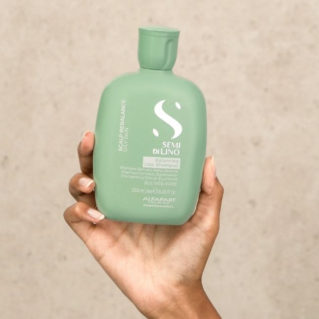 Gentle balancing shampoo for oily scalp Scalp Semi Di Lino 250ml