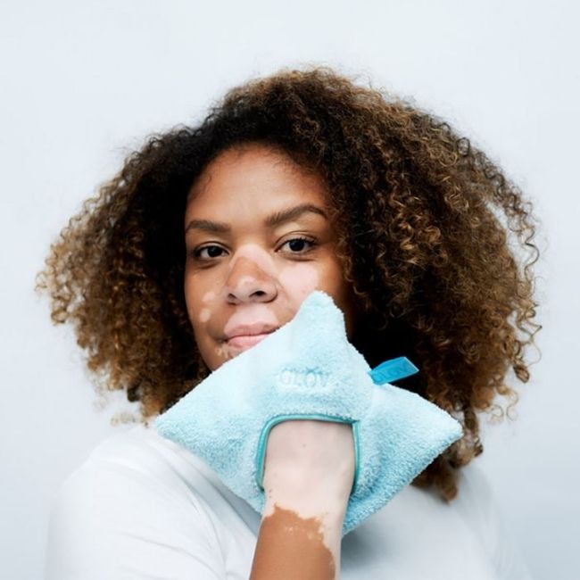Herbruikbare make-upremoving handschoen blauw Glov