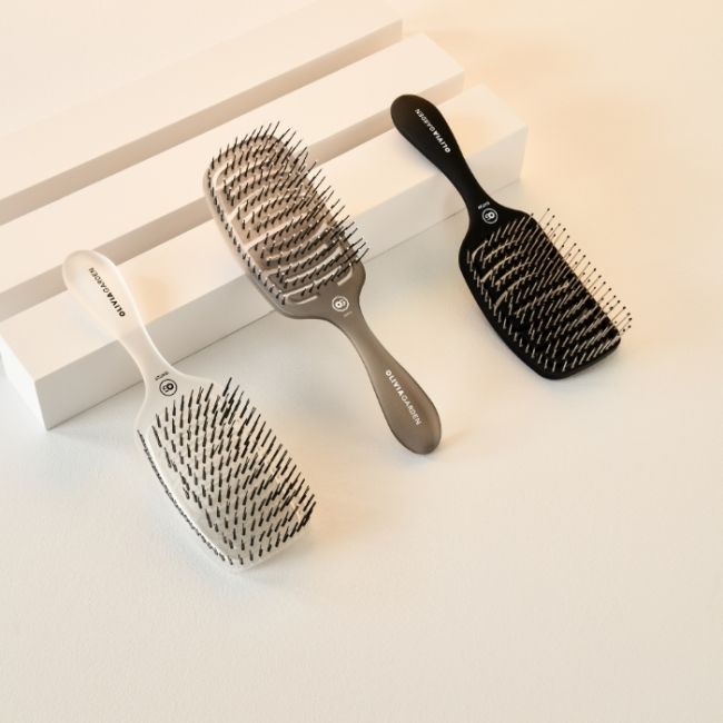 Brosse Essential Care Flex pour cheveux medium Ice Grey Olivia Garden