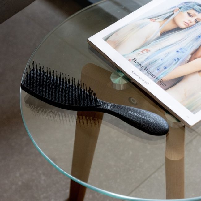 Brosse Essential Style Blend pour cheveux medium Black Olivia Garden