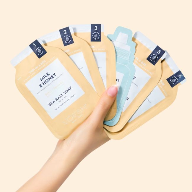 Soin des pieds 4 étapes Pedi in a box Deluxe Honey Oatmilk Nourish Voesh