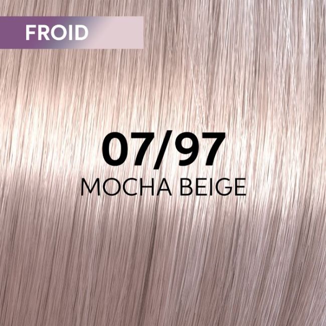 Coloration gloss Shinefinity Surreal 07/97 blond moyen fumé marron Wella 60ML