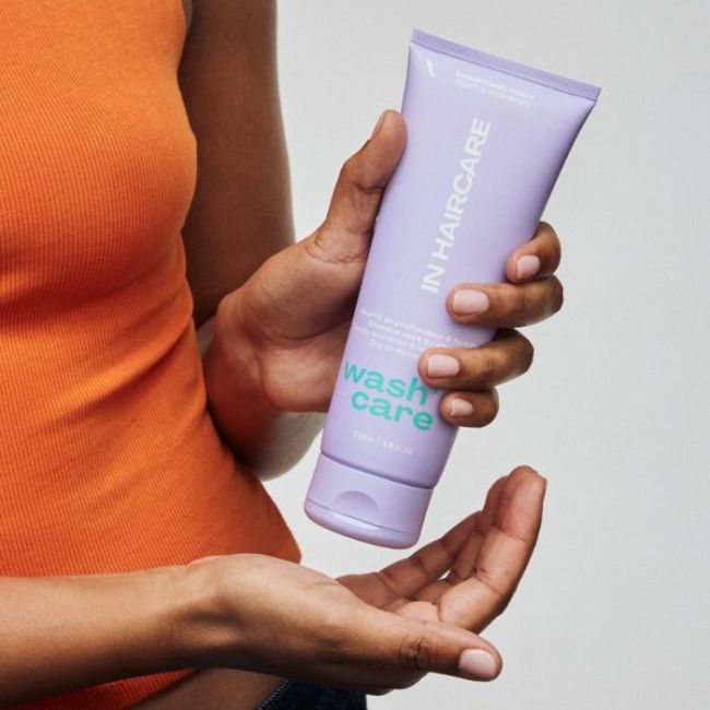 Shampoo suave Wash N' Care em Cuidado Capilar 250ML
