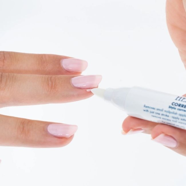 Stylo correcteur de vernis Herôme 4ml