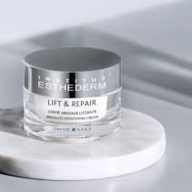 Lift & Repair verzorging van het Esthederm Instituut.