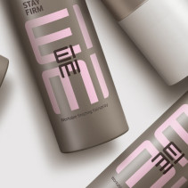 Wella Eimi Finition is een haarproduct dat wordt gebruikt om het kapsel af te werken. Het geeft het haar een mooie glans en zorg